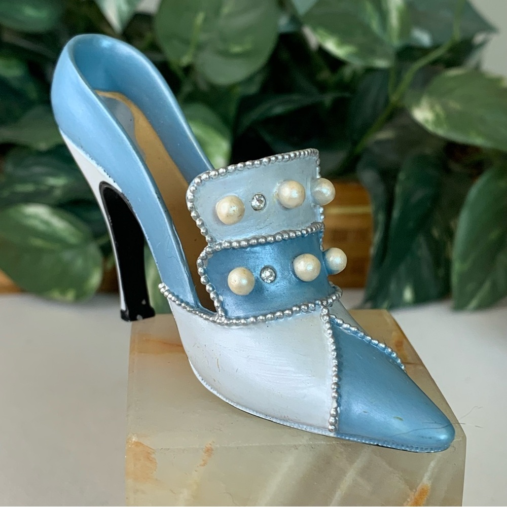 AVON Collectibles All Dressed Up Blue Pearl Pump Shoe Fashion Figurine 4.5" VTG